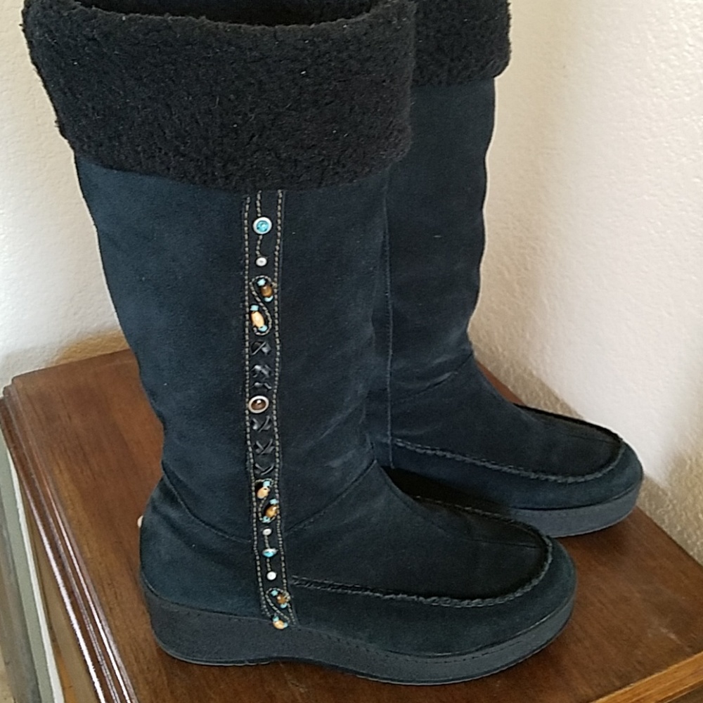 STEVE MADDEN WOMEN'S WINTER BEAD SUEDE BLACK BOOTS